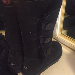 UGG boots size 6 black fur lined